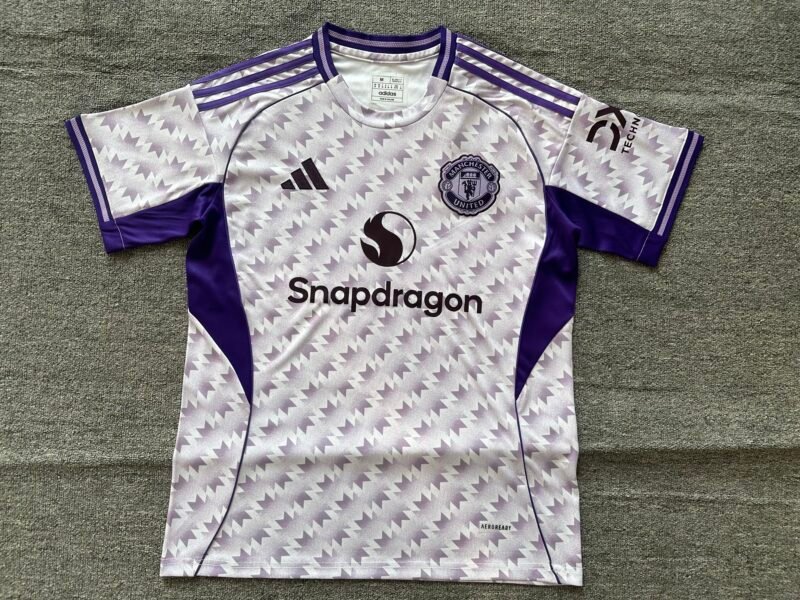 25-26 Manchester United away jersey